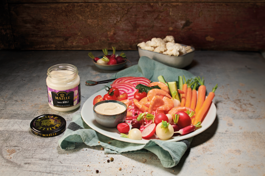 Plateau apéritif de crudités, crevettes & sauce aïoli Maille
