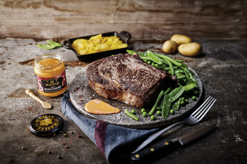 Côte de bœuf, légumes, gratin dauphinois & sauce bourguignonne Maille