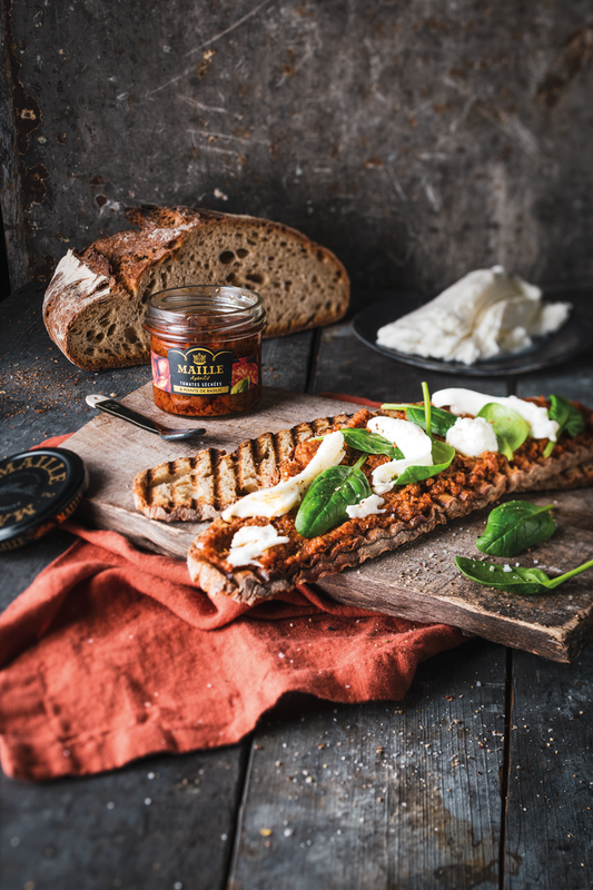 Bruschetta épinards, mozzarella et tartinable tomates séchées