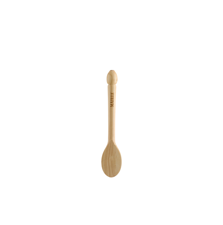 Cuillère de dégustation Maille en bois naturel de 90 mm, gravée du logo Maille sur le manche. Son format compact et sa forme arrondie sont spécialement conçus pour prélever, mélanger et déguster moutardes, sauces et condiments. Son design sobre et authentique s’inscrit dans l’univers gastronomique et artisanal de la Maison Maille.